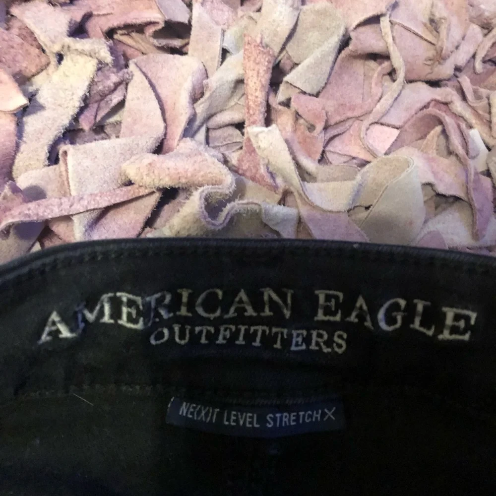 Super cute American Eagle jean skirt! - Picture 4 of 8